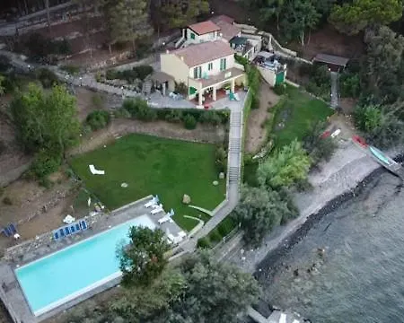 Le Sprizze A Bordo Del Mare - Goelba * 马西亚娜马里纳