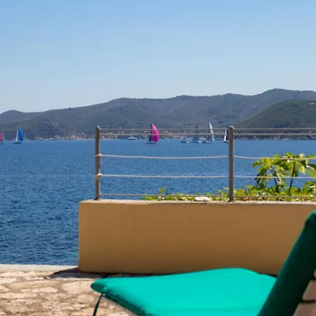 Le Sprizze A Bordo Del Mare - Goelba * 마르시아나마리나