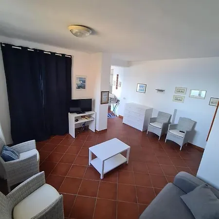 Le Sprizze A Bordo Del Mare - Goelba Feriehus *