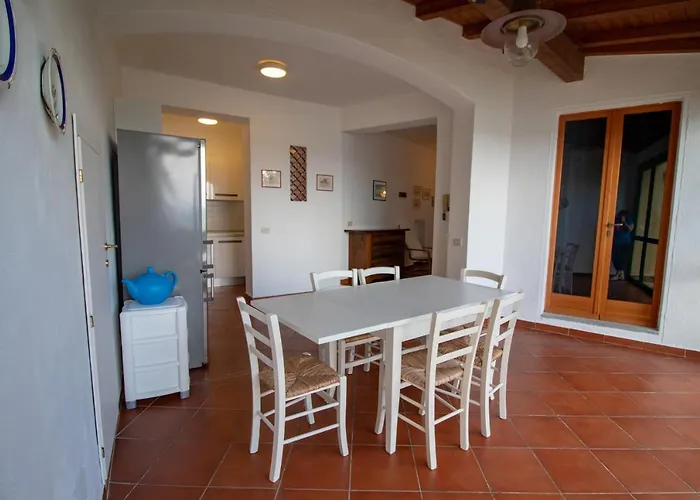 Le Sprizze A Bordo Del Mare - Goelba בית נופש