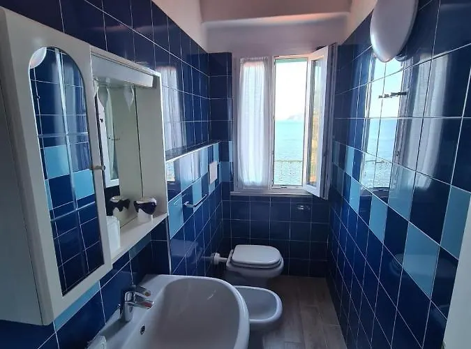 Le Sprizze A Bordo Del Mare - Goelba *