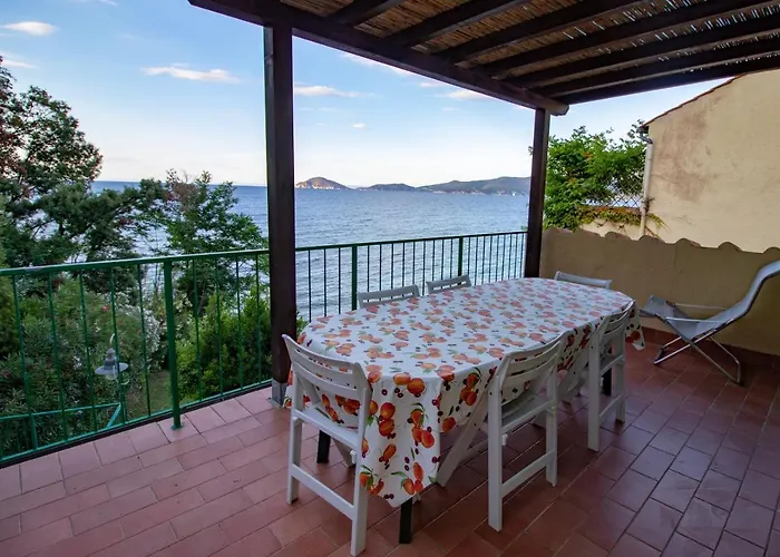 בית נופש Le Sprizze A Bordo Del Mare - Goelba מרצ'יאנה מרינה